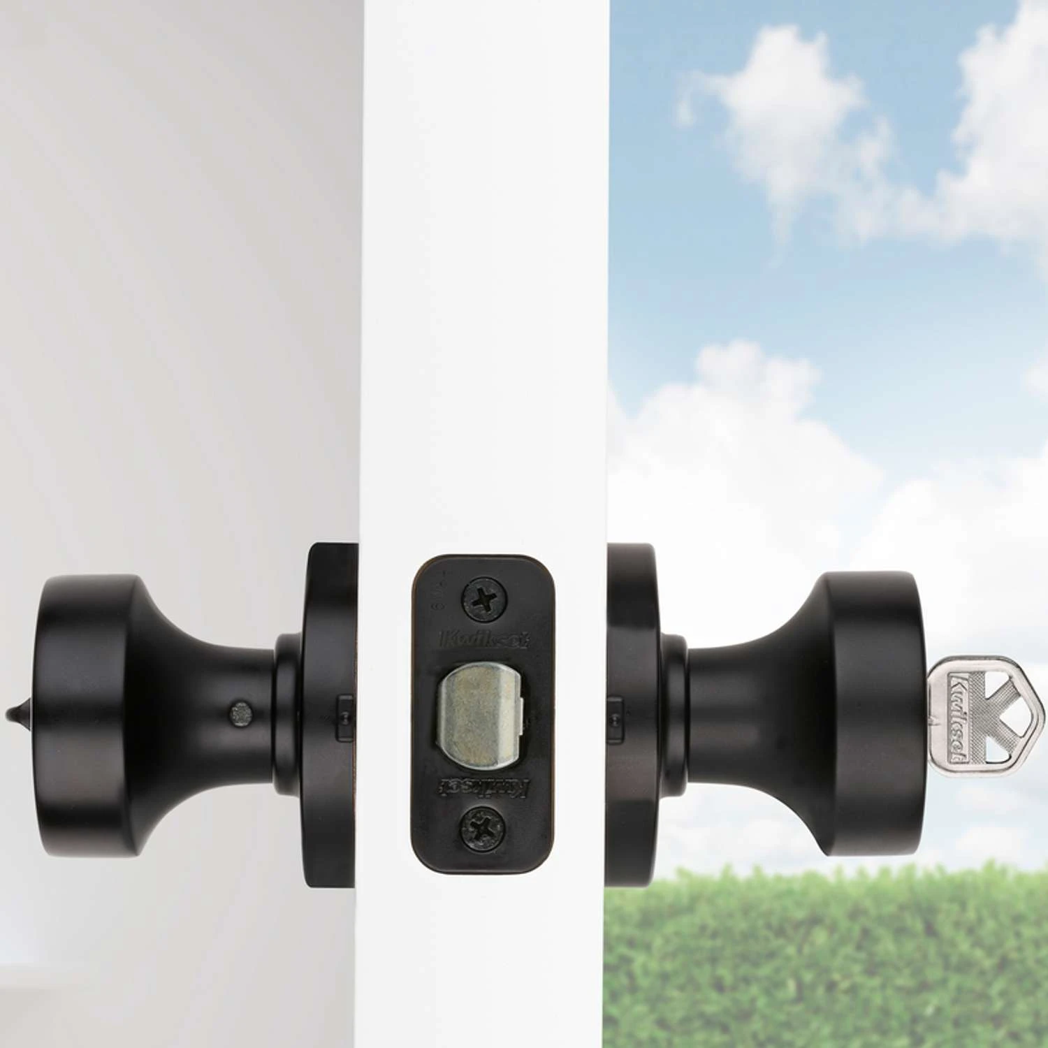 Kwikset Signature Series Pismo Iron Black Entry Knob KW1 2-1/4 In. 4 Kwikset Signature Series Pismo Iron Black Entry Knob KW1 2-1/4 In. - Image 4